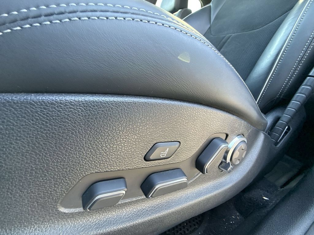 Used 2022 Genesis GV70 3.5T Sport w/ Sport Prestige Package AWD/4WD image 18