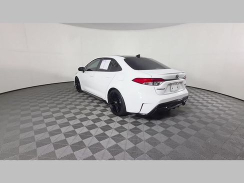 Used 2021 Toyota Corolla SE FWD image 43