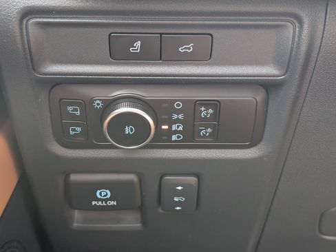 Used 2023 Ford Expedition Platinum AWD/4WD image 9