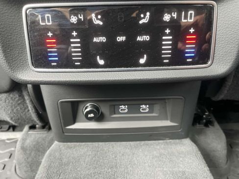 Used 2021 Audi Q7 3.0T Prestige AWD/4WD image 14