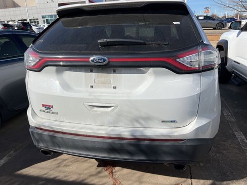 Used 2017 Ford Edge SE image 9