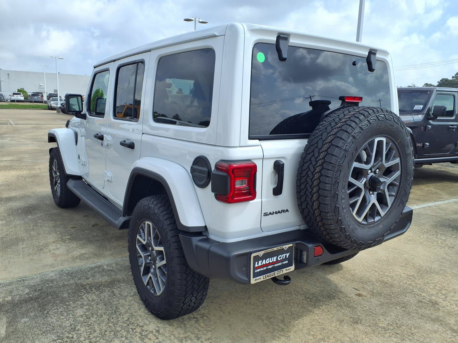 New 2026 Jeep Wrangler Unlimited Sahara AWD/4WD image 2