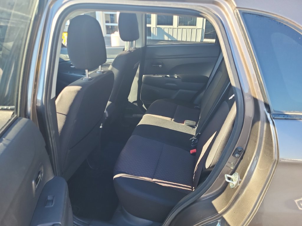 Used 2016 Mitsubishi Outlander Sport ES AWD/4WD image 10