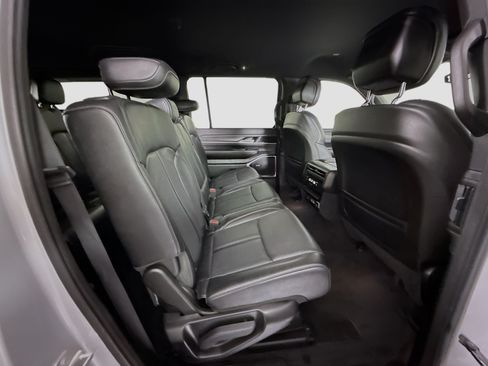 Used 2023 Jeep Wagoneer Series II RWD image 27