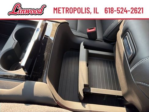 New 2026 GMC Yukon Denali w/ Sun & Power Step Package image 32