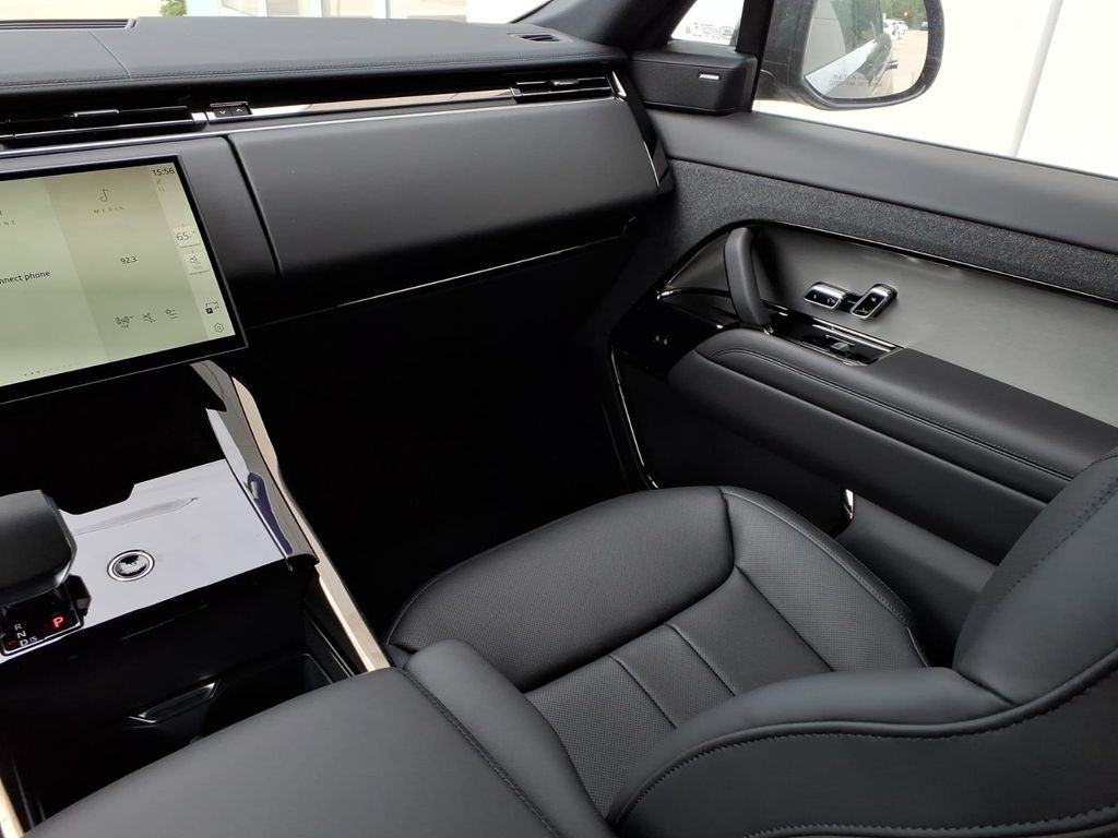 New 2026 Land Rover Range Rover Sport SE AWD/4WD image 22