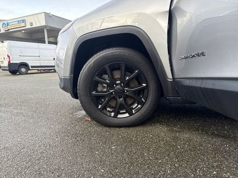 Used 2015 Jeep Cherokee Latitude image 27