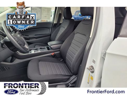 Used 2024 Ford Edge SE w/ Black Appearance Package image 12