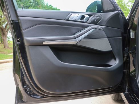 Used 2019 BMW X7 xDrive40i w/ Premium Package AWD/4WD image 13