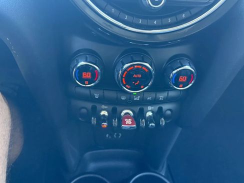 Used 2017 MINI Cooper 4-Door Hardtop FWD image 18