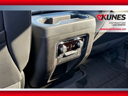 New 2026 GMC Yukon Denali w/ Sun & Power Step Package AWD/4WD image 28