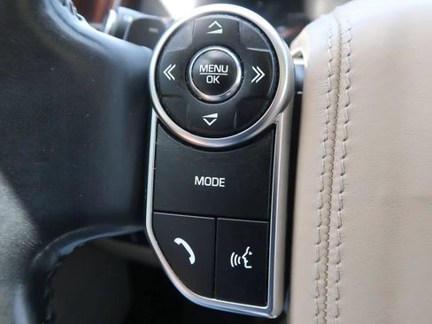 Used 2015 Land Rover Range Rover Supercharged AWD/4WD image 35