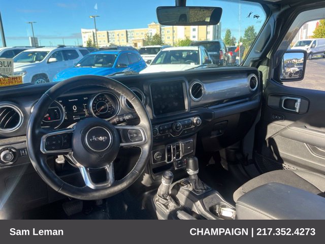 Used 2022 Jeep Wrangler Unlimited Sahara w/ LED Lighting Group AWD/4WD image 12