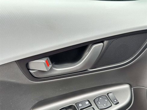 Used 2021 Hyundai Kona SEL image 14