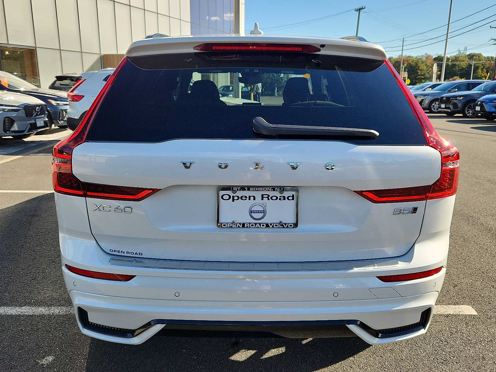 Used 2027 Volvo XC60 B5 Plus AWD/4WD image 5