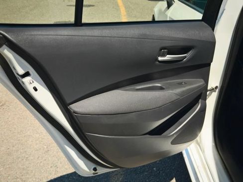 Used 2020 Toyota Corolla LE FWD image 32