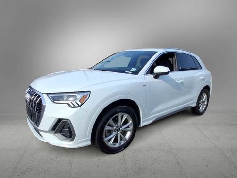 Certified 2022 Audi Q3 2.0T Premium Plus image 4