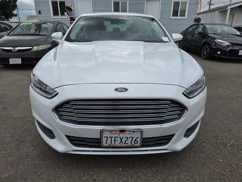 Used 2016 Ford Fusion SE FWD image 5