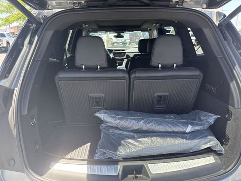 Used 2024 Cadillac XT6 Premium Luxury AWD/4WD image 9