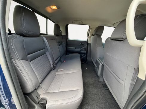 Used 2023 Nissan Frontier SV w/ SV Convenience Package image 15