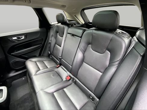 Certified 2023 Volvo XC60 B5 Plus w/ Climate Package AWD/4WD image 20