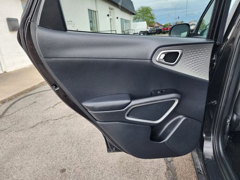 Used 2021 Kia Soul LX FWD image 14
