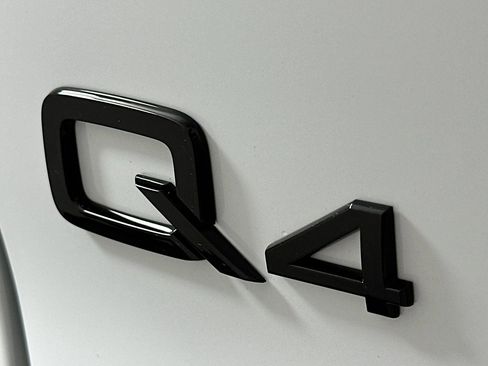 Used 2025 Audi Q4 e-tron Premium Plus w/ Premium Plus AWD/4WD image 10