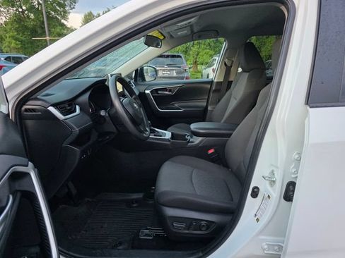 Used 2024 Toyota RAV4 XLE AWD/4WD image 16