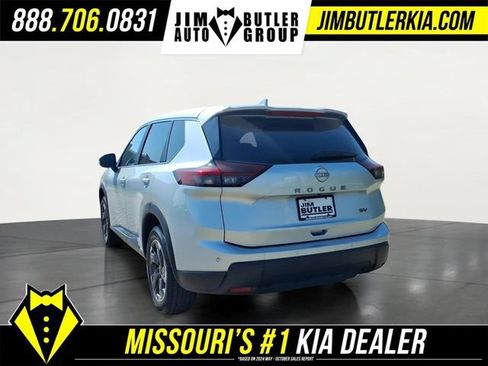 Used 2024 Nissan Rogue SV FWD image 6
