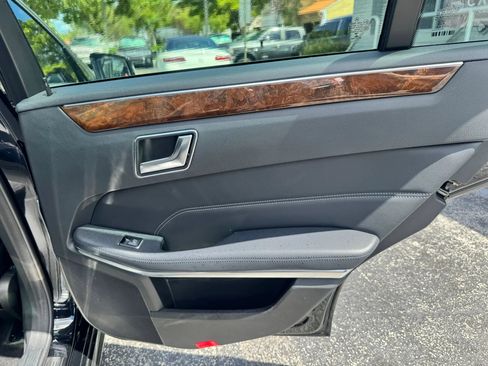 Used 2014 Mercedes-Benz E 350 Sedan image 43