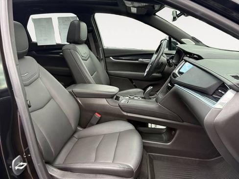 Used 2024 Cadillac XT5 Premium Luxury w/ LPO, Floor Liner Package AWD/4WD image 15