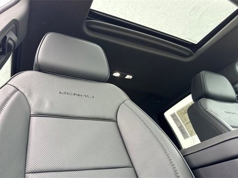 New 2026 GMC Sierra 1500 Denali w/ Denali Reserve Package image 18