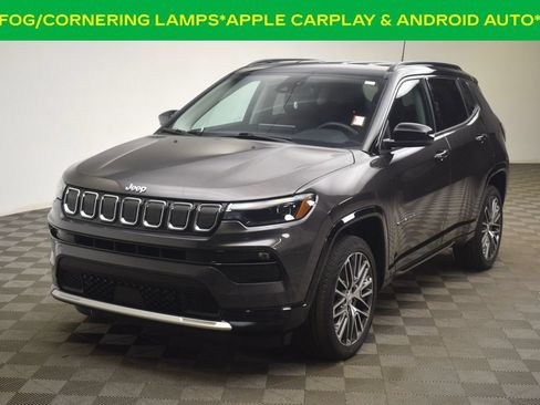 Used 2019 Jeep Compass Latitude FWD image 3