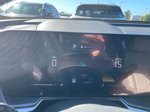 Used 2025 Kia Sorento S image 9