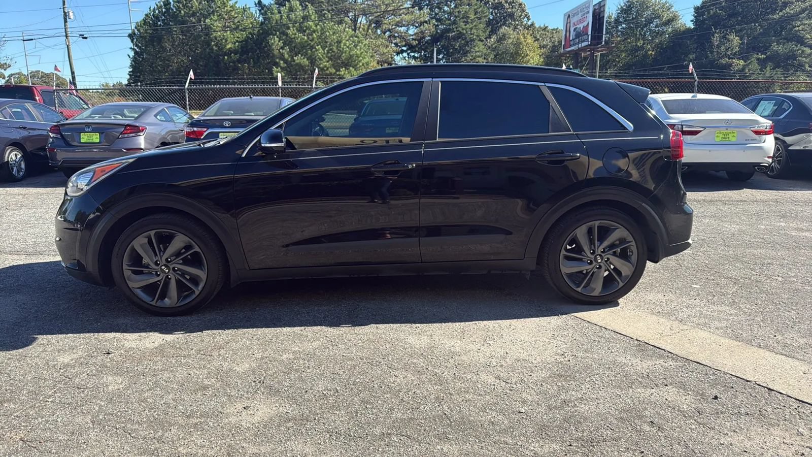 Used 2017 Kia Niro FWD image 4