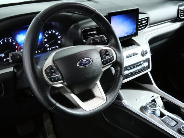 Certified 2023 Ford Explorer XLT w/ Equipment Group 202A AWD/4WD image 18