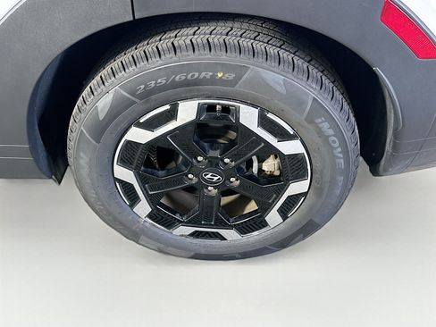 Used 2025 Hyundai Santa Fe SEL FWD image 11