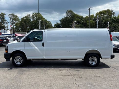 Used 2025 Chevrolet Express 2500 Extended w/ Driver Convenience Package RWD image 5