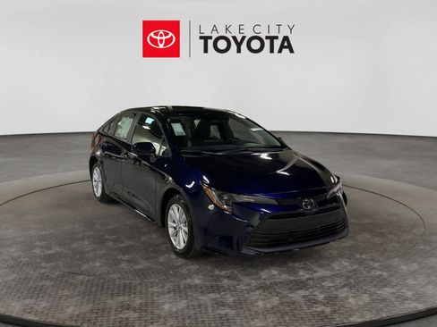 Used 2026 Toyota Corolla LE w/ LE Premium Package FWD image 13