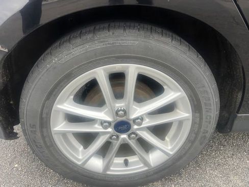 Used 2017 Ford Focus SE FWD image 17