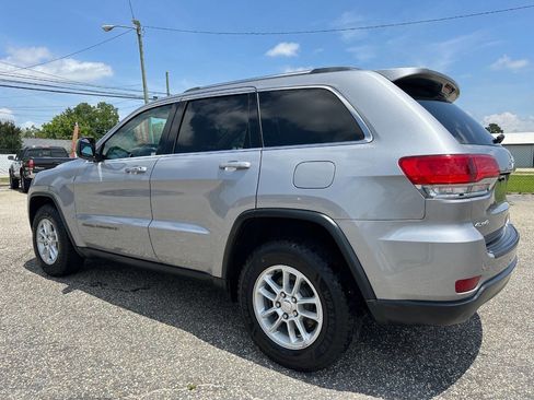 Used 2019 Jeep Grand Cherokee Laredo image 21