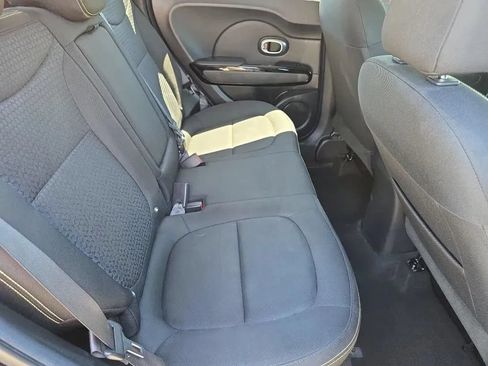 Used 2016 Kia Soul + FWD image 13