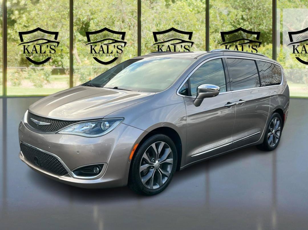 Used 2018 Chrysler Pacifica Limited FWD image 1