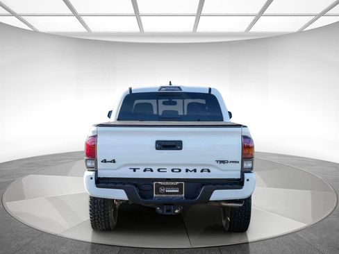 Used 2017 Toyota Tacoma TRD Pro AWD/4WD image 3