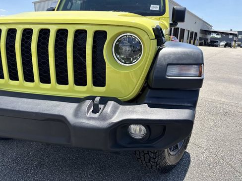 Used 2024 Jeep Wrangler Unlimited Sport AWD/4WD image 9