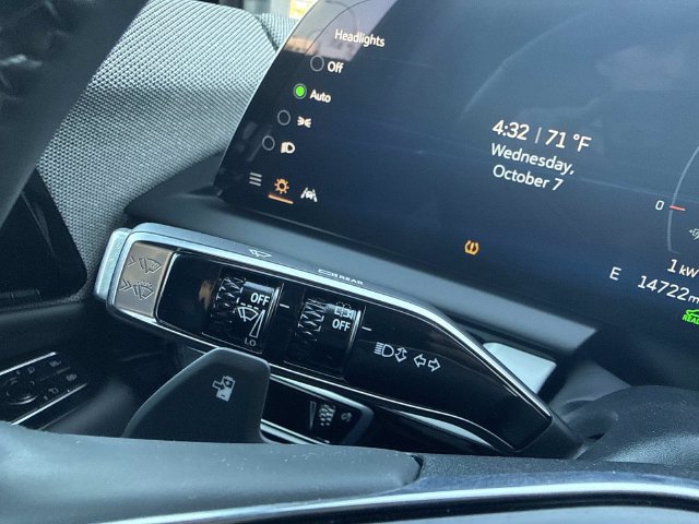 Certified 2025 Cadillac Optiq Luxury 1 AWD/4WD image 39