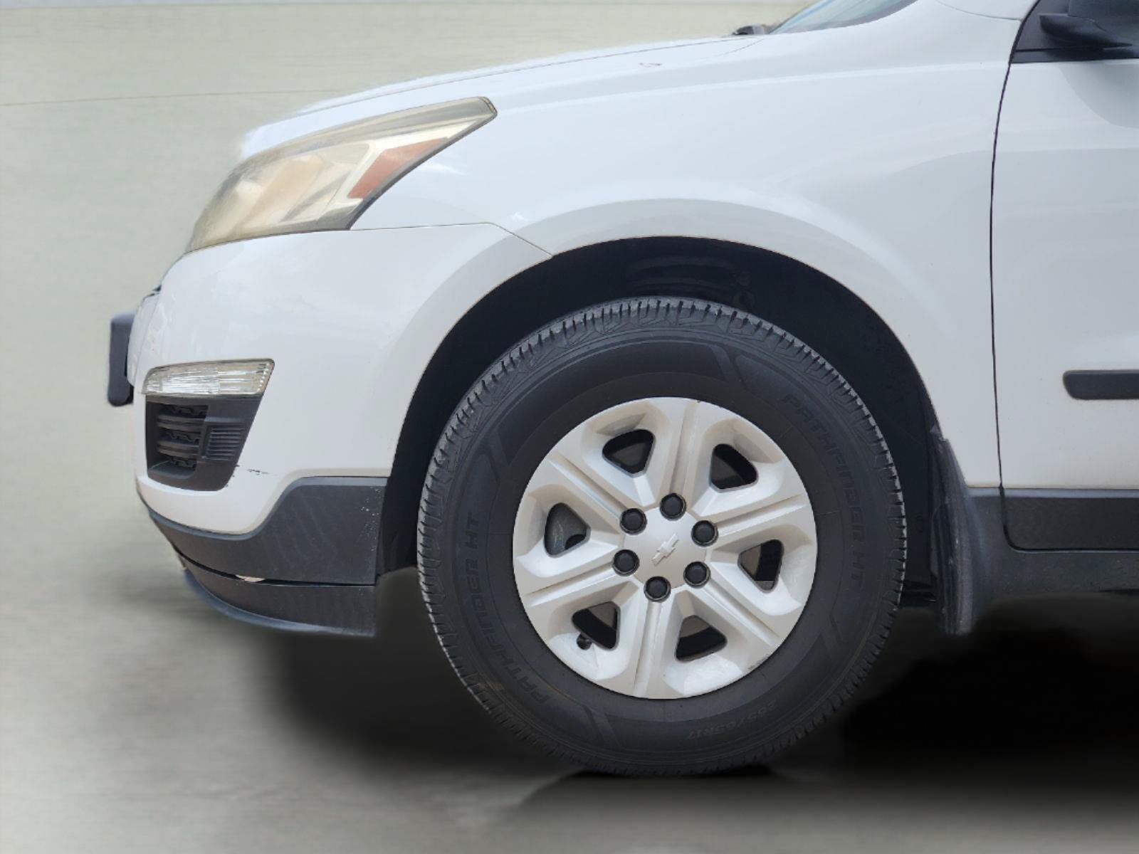 Used 2017 Chevrolet Traverse LS FWD image 9