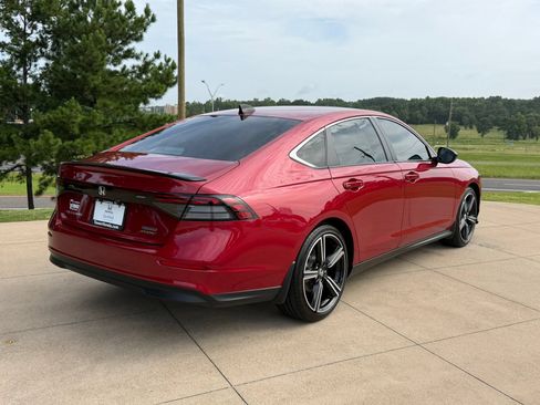 Used 2025 Honda Accord Sport image 6
