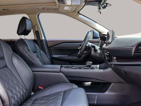 Used 2022 Nissan Rogue Platinum w/ Head-Up Display Package image 35