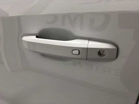 New 2026 GMC Sierra 1500 Elevation image 10